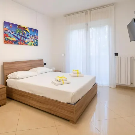 Guesthost - Boscoincitta With Garage And Whirlpool Tub