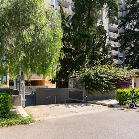 Boscoincitta With Garage And Whirlpool Tub Apartment