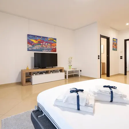Apartment Boscoincitta With Garage And Whirlpool Tub
