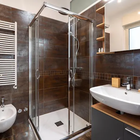 Boscoincitta With Garage And Whirlpool Tub Apartment