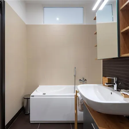 Boscoincitta With Garage And Whirlpool Tub Bari